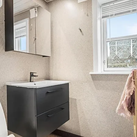 Stunning In With Kitchen *