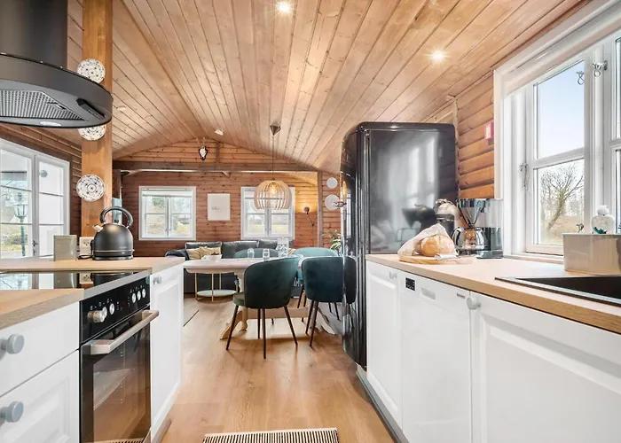 Stunning In With Kitchen Дом отдыха